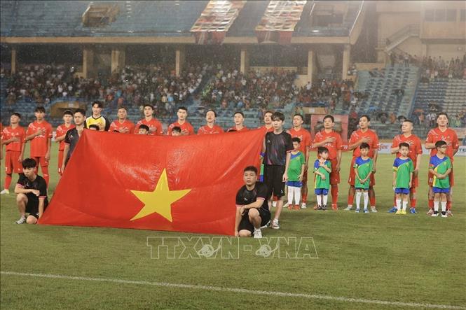 Lễ chào cờ của đội Vietnam All Stars. Ảnh: Minh Quyết - TTXVN