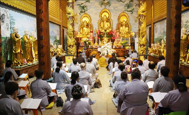 Quang cảnh Lễ cầu nguyện quốc thái dân an tại chùa Phật Tích ở thủ đô Viêng Chăn (Lào). Ảnh: Xuân Tú - PV TTXVN tại Lào
