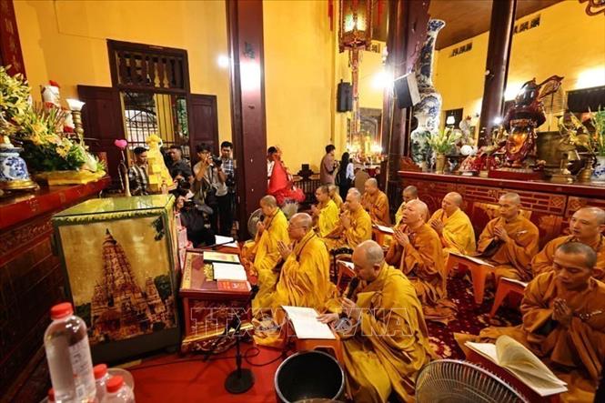 The rituals take place at Quan Su Pagoda in Hanoi. VNA Photo: Minh Đức 