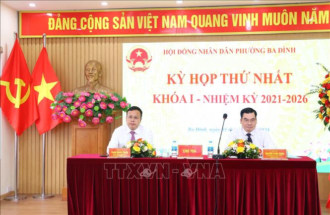 Chủ tọa điều hành phiên họp. Ảnh: Văn Điệp - TTXVN
