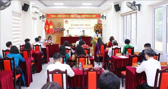 Kỳ họp thứ nhất Hội đồng nhân dân phường Ba Đình, nhiệm kỳ 2021 – 2026. Ảnh: Văn Điệp – TTXVN