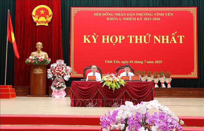 Chủ tọa kỳ họp. Ảnh: Hoàng Hùng - TTXVN