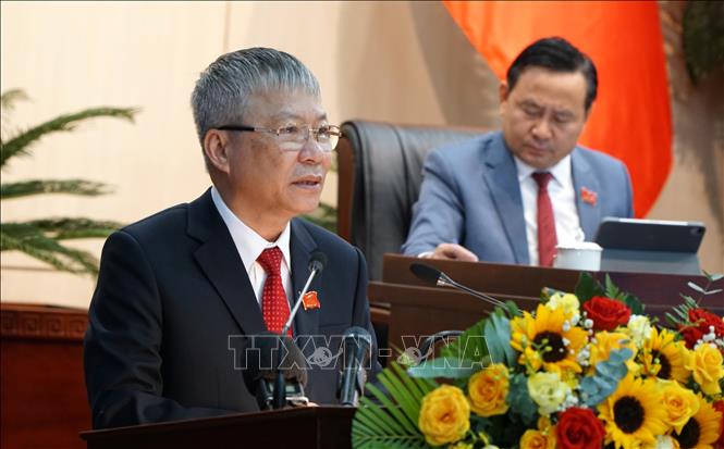 Chủ tịch HĐND thành phố Đà Nẵng Nguyễn Đức Dũng phát biểu tại Kỳ họp. Ảnh: Quốc Dũng - TTXVN