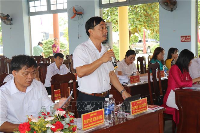 Các đại biểu dự hội nghị đóng góp ý kiến vào Dự thảo Nghị quyết phát triển kinh tế- xã hội xã Duy Xuyên, nhiệm kỳ 2025-2030. Ảnh: Đoàn Hữu Trung - TTXVN 