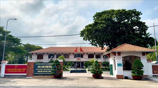 Trụ sở huyện Côn Đảo, tỉnh Bà Rịa-Vũng Tàu cũ nay đã mang tên mới đặc khu Côn Đảo, Thành phố Hồ Chí Minh. Ảnh: Hoàng Nhị - TTXVN