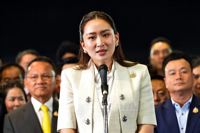 Thủ tướng Thái Lan Paetongtarn Shinawatra phát biểu họp báo tại Bangkok ngày 16/8/2024. Ảnh: THX/TTXVN