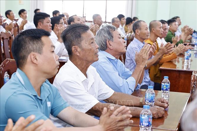 Cử tri xã Vị Thuỷ tham dự hội nghị. Ảnh: Doãn Tấn - TTXVN