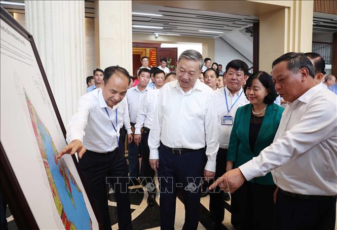 Tổng Bí thư Tô Lâm kiểm tra hoạt động của chính quyền địa phương 2 cấp tại phường Tây Hồ, thành phố Hà Nội. Ảnh: Thống Nhất – TTXVN 