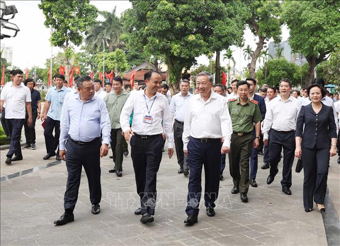 Tổng Bí thư Tô Lâm đến thăm, kiểm tra hoạt động của chính quyền địa phương hai cấp tại phường Tây Hồ, thành phố Hà Nội. Ảnh: Thống Nhất – TTXVN 