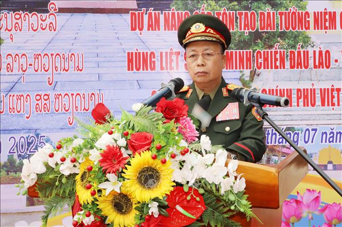 Thượng tướng Thongloi Silivong, Thứ trưởng Bộ Quốc phòng, Trưởng ban Công tác đặc biệt Chính phủ Lào phát biểu tại buổi lễ. Ảnh: Xuân Tú - PV TTXVN tại Lào