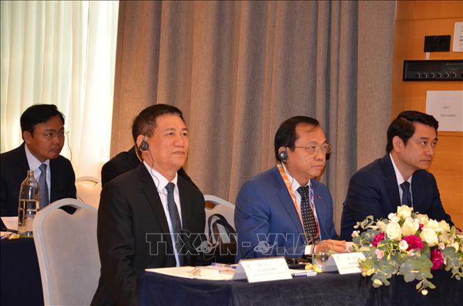 Phó Thủ tướng Chính phủ Hồ Đức Phớc dự Tọa đàm doanh nghiệp Việt Nam - Vùng Seville, Tây Ban Nha. Ảnh: Ngọc Hiệp - PV TTXVN tại châu Âu