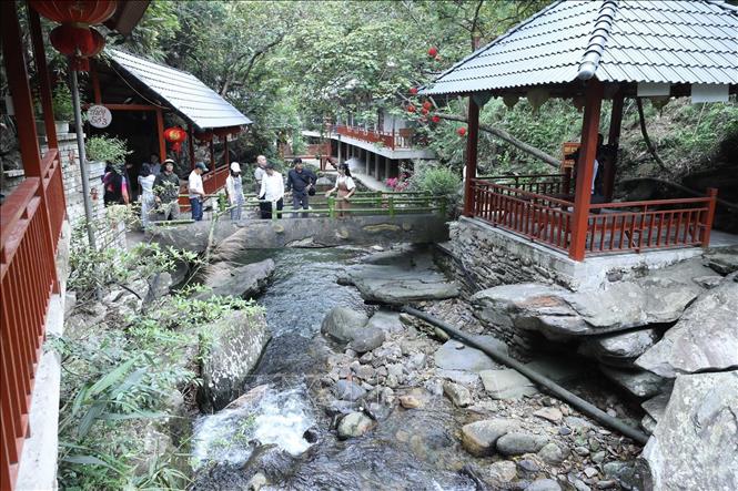 Quang cảnh Khu du lịch sinh thái thác Bản Khiếng ở thôn Nà Mò, xã Mẫu Sơn, tỉnh Lạng Sơn. Ảnh: Anh Tuấn – TTXVN