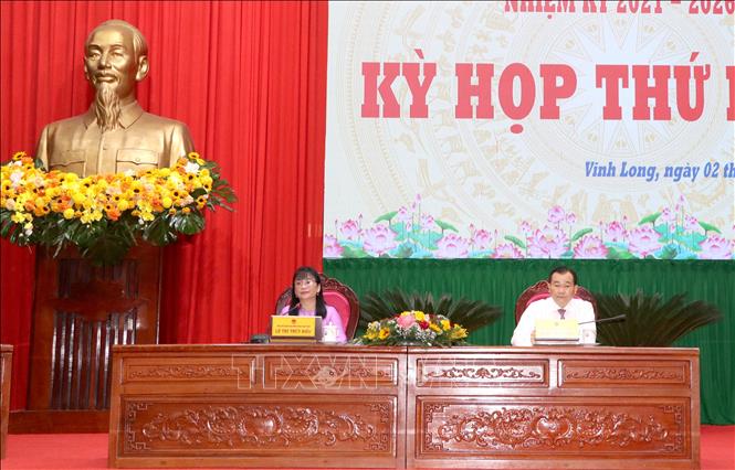 Chủ tọa điều hình phần thảo luận tại kỳ họp. Ảnh: Lê Thúy Hằng – TTXVN.