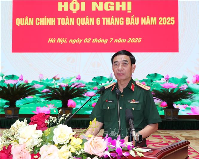 Đại tướng Phan Văn Giang, Phó Bí thư Quân ủy Trung ương, Bộ trưởng Bộ Quốc phòng phát biểu. Ảnh: Trọng Đức - TTXVN
