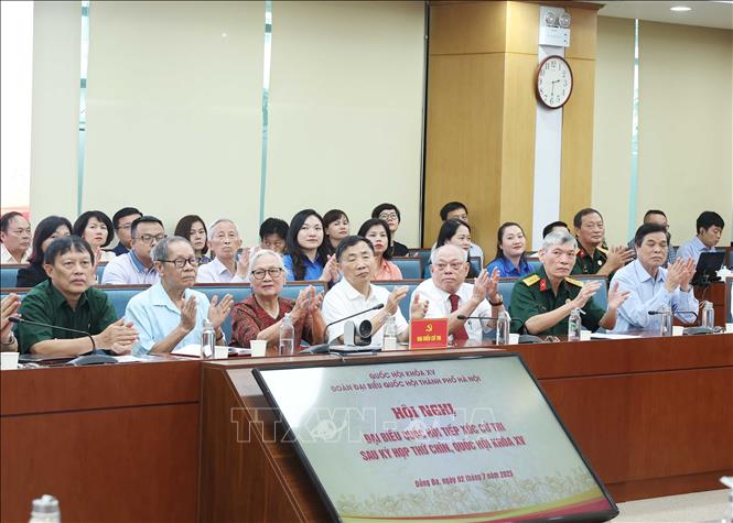 Cử tri Hà Nội dự hội nghị. Ảnh: Thống Nhất – TTXVN