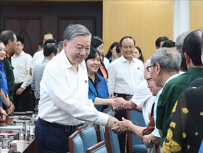 Tổng Bí thư Tô Lâm tiếp xúc cử tri Hà Nội. Ảnh: Thống Nhất – TTXVN