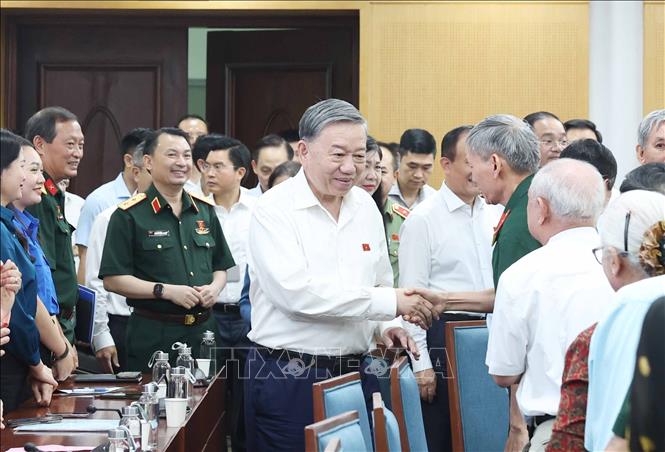 Tổng Bí thư Tô Lâm tiếp xúc cử tri Hà Nội. Ảnh: Thống Nhất – TTXVN