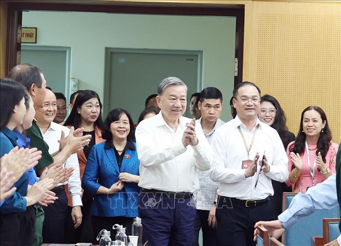 Tổng Bí thư Tô Lâm cùng các Đại biểu Quốc hội tiếp xúc với cử tri 11 phường, thành phố Hà Nội. Ảnh: Thống Nhất – TTXVN