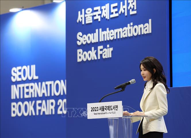 (Tư liệu) Bà Kim Keon Hee phát biểu tại Hội chợ sách quốc tế Seoul, Hàn Quốc, ngày 14/6/2023. Ảnh: Yonhap/TTXVN