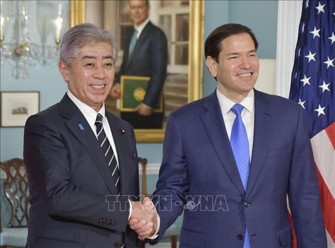Ngoại trưởng Mỹ Marco Rubio (phải) và Ngoại trưởng Nhật Bản Takeshi Iwaya tại cuộc hội đàm ở Washington, DC, Mỹ, ngày 1/7/2025. Ảnh: Kyodo/TTXVN