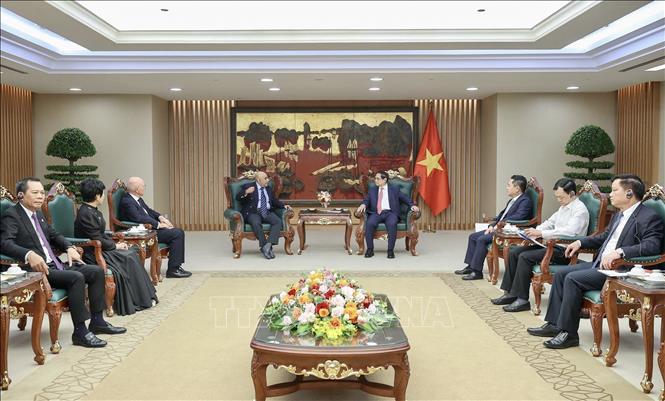 Prime Minister Pham Minh Chinh receives Makara Capital Partners Group's Chairman and CEO Ali Ijaz Ahmad. VNA Photo: Dương Giang
