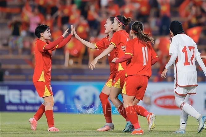 Cầu thủ Chương Thị Kiều (số 3) ghi bàn thắng mở tỷ số cho đội tuyển nữ Việt Nam. Ảnh: Minh Quyết - TTXVN
