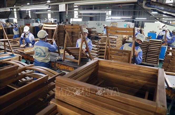 Gỗ và sản phẩm gỗ là một trong những mặt hàng xuất khẩu chủ lực có mức tăng trưởng cao trong 6 tháng đầu năm 2025. Ảnh: Vũ Sinh - TTXVN