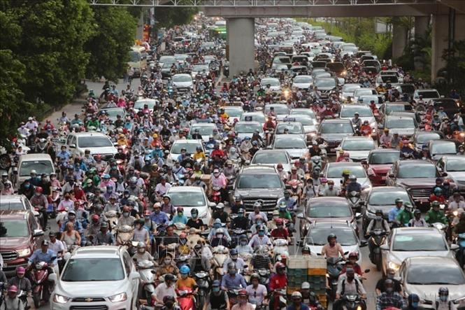 Từ năm 2019 đến 2024, dân số Việt Nam tăng mỗi năm gần 1 triệu người song tốc độ tăng bình quân chỉ đạt 0,99%, giảm so với mức 1,22% giai đoạn 2014-2019. Ảnh: TTXVN
