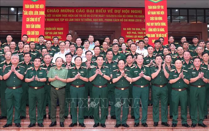 Đại tướng Phan Văn Giang, Ủy viên Bộ Chính trị, Phó Bí thư Quân ủy Trung ương, Bộ trưởng Bộ Quốc phòng và các đại biểu dự hội nghị. Ảnh: Trọng Đức - TTXVN