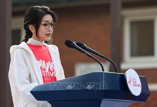 (Tư liệu) Bà Kim Keon Hee phát biểu tại Seoul, Hàn Quốc, ngày 15/10/2023. Ảnh: Yonhap/TTXVN