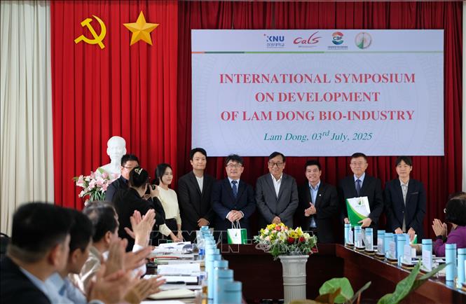 Nhiều chuyên gia, nhà khoa học của Việt Nam và Hàn Quốc tham dự tọa đàm. Ảnh: Nguyễn Dũng – TTXVN
