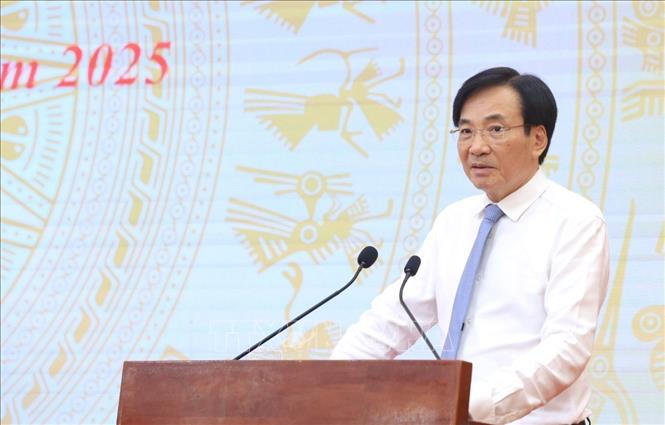 Ủy viên Trung ương Đảng, Bộ trưởng Chủ nhiệm Văn phòng Chính phủ Trần Văn Sơn phát biểu. Ảnh: Tuấn Anh  - TTXVN 