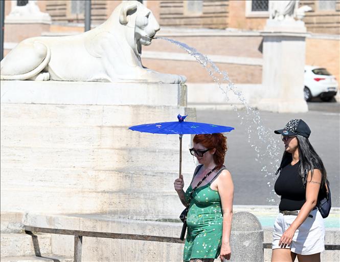 Nắng nóng bao trùm thủ đô Rome của Italy, ngày 26/6/2025. Ảnh: THX/TTXVN