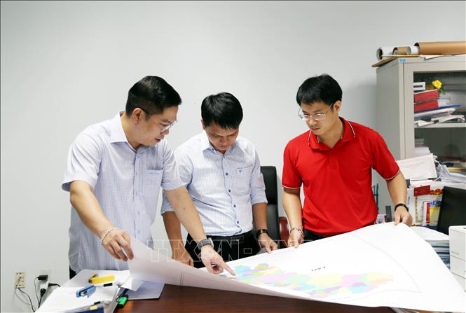 Cán bộ, công chức sở Nông nghiệp và Môi trường tỉnh Quảng Trị sớm bắt nhịp nhanh với công việc, môi trường mới sau sáp nhập. Ảnh: Tá Chuyên - TTXVN 