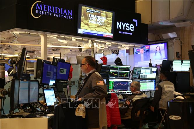 Hoạt động tại sàn giao dịch chứng khoán New York, Mỹ. Ảnh: THX/TTXVN