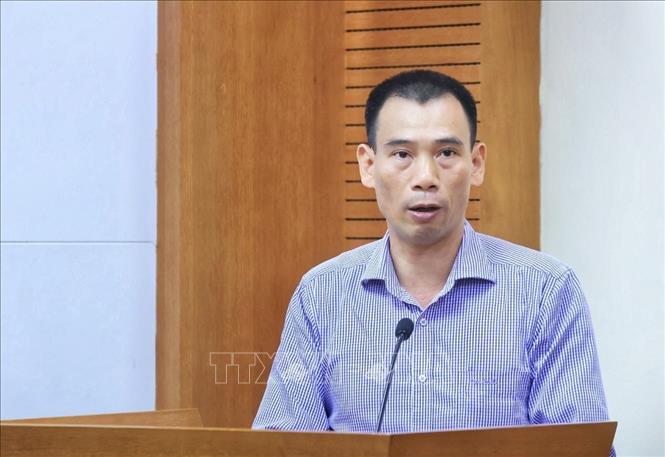 Tổng Biên tập Tạp chí Dân chủ và Pháp luật Trương Thế Côn phát biểu. Ảnh: Tuấn Anh - TTXVN 