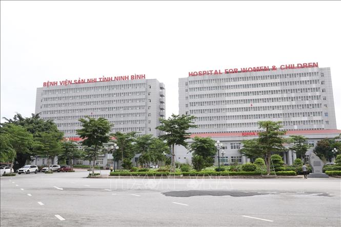 Bệnh viện Sản nhi Ninh Bình cấp cứu kịp thời bệnh nhi 1 tháng tuổi bị ngộ độc sái thuốc phiện. Ảnh: Đức Phương - TTXVN