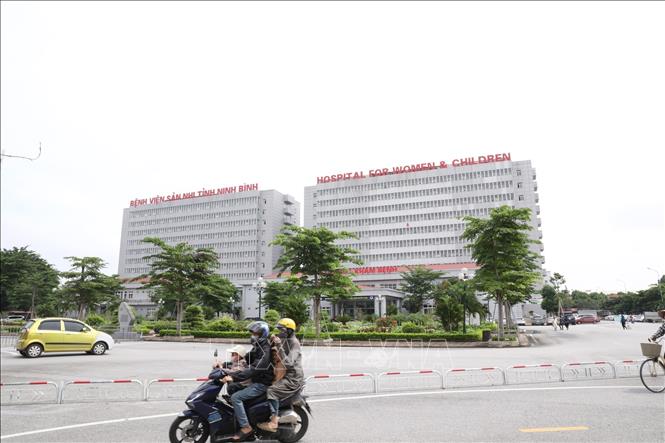 Bệnh viện Sản nhi Ninh Bình kịp thời cấp cứu bệnh nhi 1 tháng tuổi bị ngộ độc sái thuốc phiện. Ảnh: Đức Phương - TTXVN