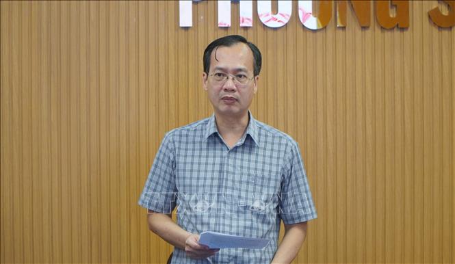 Chủ tịch UBND tỉnh Đồng Tháp Trần Trí Quang phát biểu trong buổi làm việc với lãnh đạo phường Sa Đéc về tình hình vận hành chính quyền sau sáp nhập. Ảnh: Nhựt An - TTXVN