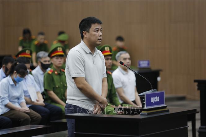 Chủ tịch Tập đoàn Phúc Sơn Nguyễn Văn Hậu trình bày tại phiên tòa sáng 4/7. Ảnh: Quốc Lũy - TTXVN
