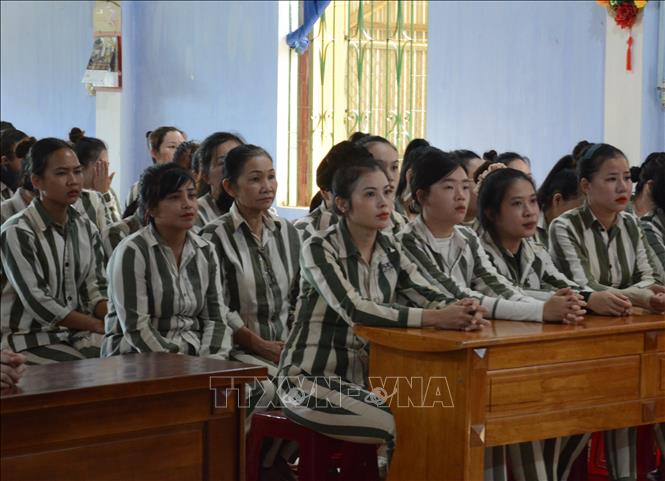 Phạm nhân sắp chấp hành xong hình phạt tù năm 2025 tham gia hội nghị hướng nghiệp. Ảnh: Văn Dũng-TTXVN