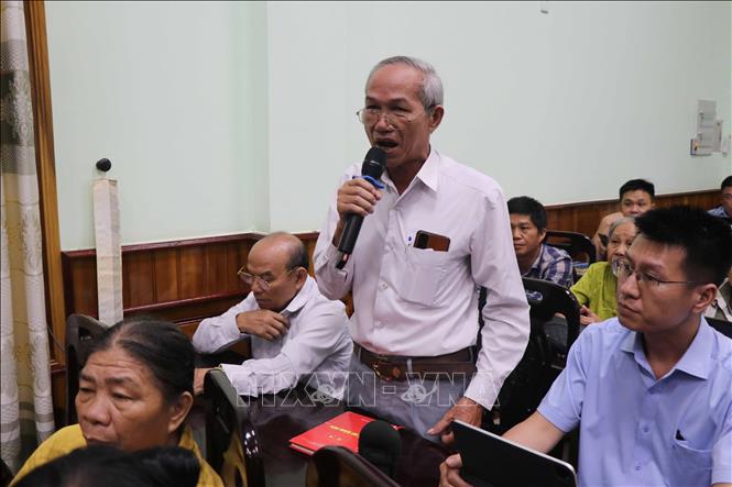 Ông Hồ Văn Giáp, cử tri xã Nam Trà My, phát biểu tại hội nghị. Ảnh: Đoàn Hữu Trung-TTXVN