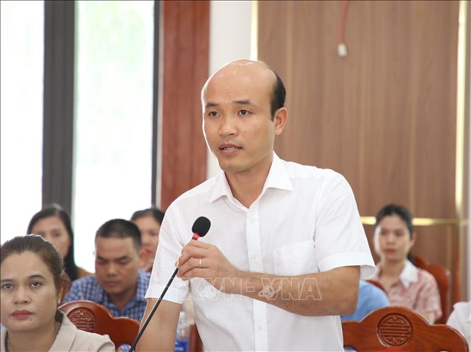 Chủ tịch UBND xã Hướng Hiệp Nguyễn Văn Đạt phát biểu tại buổi làm việc. Ảnh: Thanh Thuỷ-TTXVN