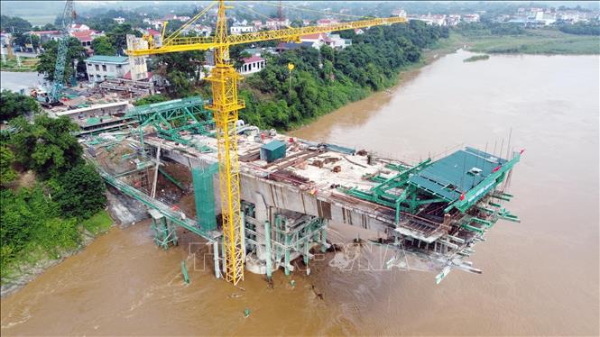 Các khối đúc hẫng trụ T4, T5 cầu Phong Châu mới được đánh giá là 