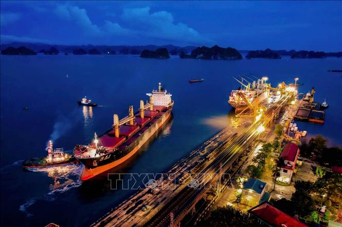 Cảng than của Công ty tuyển Than Cửa Ông. Ảnh: TTXVN phát