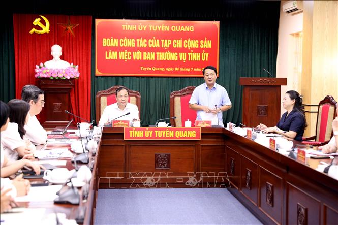 Bí thư Tỉnh ủy Tuyên Quang Hầu A Lềnh phát biểu tại buổi làm việc. Ảnh: Quang Cường - TTXVN