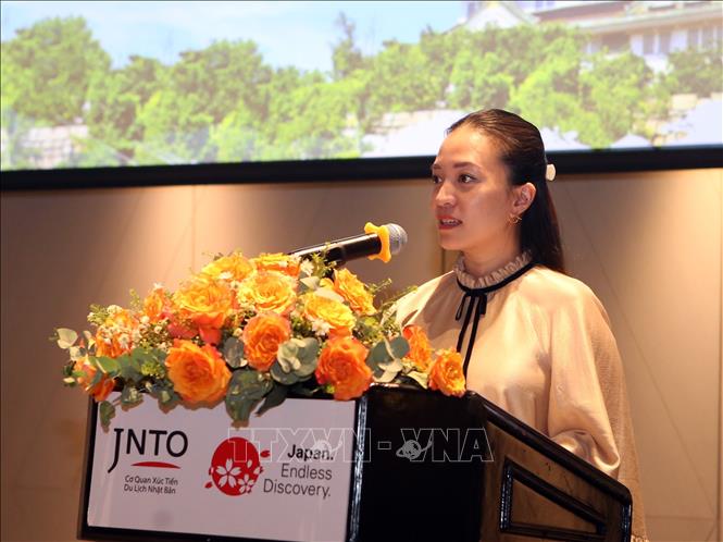 Nguyen Thi Hoai An, Deputy Director of the municipal Department of Culture, Sports and Tourism speaks at the seminar. VNA Photo: Trần Lê Lâm 