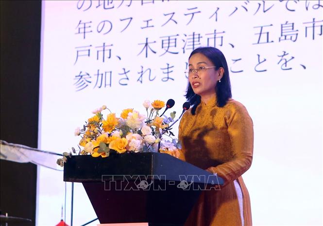 Bà Nguyễn Thị Anh Thi, Phó Chủ tịch UBND thành phố Đà Nẵng, Trưởng Ban tổ chức Lễ hội phát biểu khai mạc. Ảnh: Trần Lê Lâm - TTXVN 