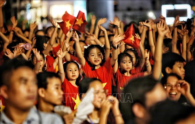 Chương trình nghệ thuật thu hút đông đảo nhân dân đến xem. Ảnh: Danh Lam -TTXVN 