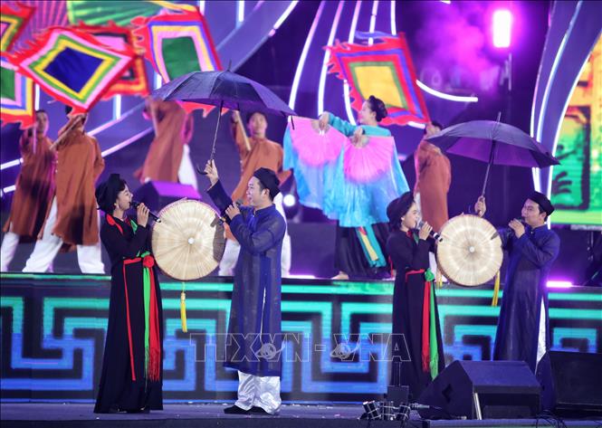 Tiết mục nghệ thuật tại chương trình. Ảnh: Danh Lam -TTXVN 